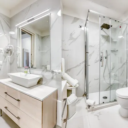 Vomero High Otel 3*