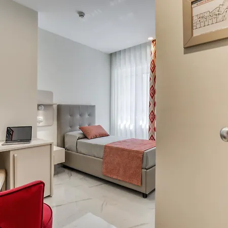 Vomero High Otel