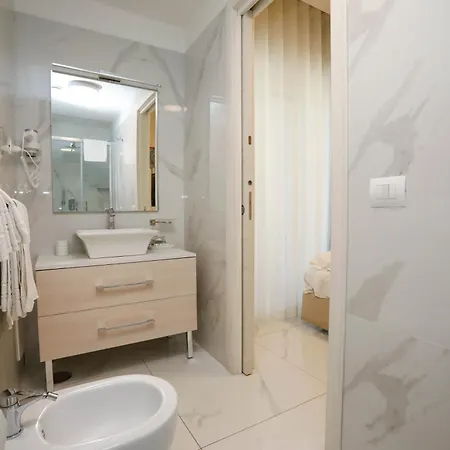 Vomero High Otel 3*